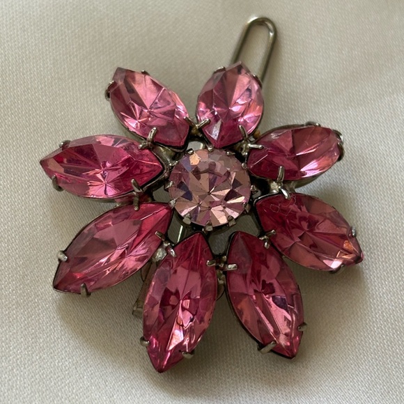 🌸 Tarina Tarantino Pink Swarovski Flower Hair Clips – Set of 2 - Picture 3 of 7